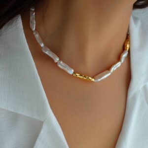 Elegant Two-Tone Baroque Style Necklace