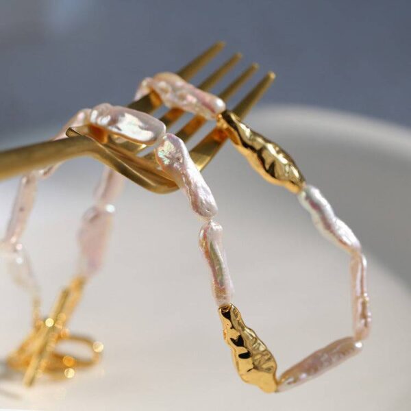 Elegant Two-Tone Baroque Style Necklace